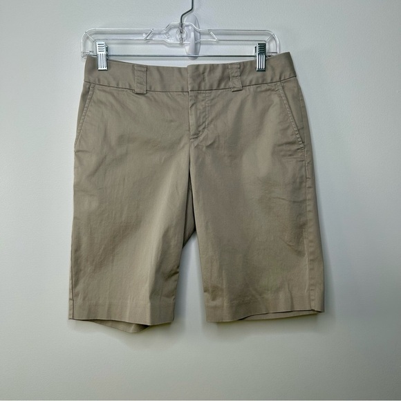 Banana Republic khaki Bermuda shorts size 2 - Picture 2 of 10